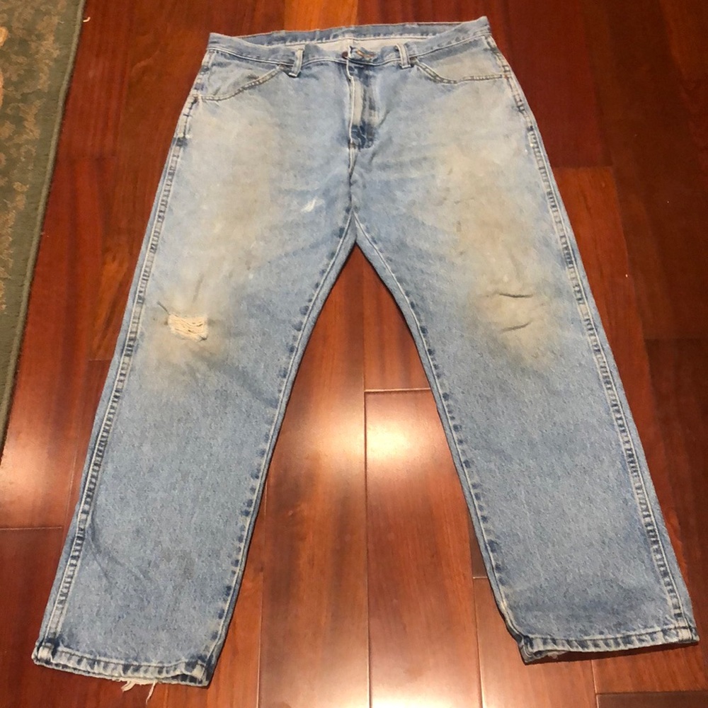 Men’s Rustler Denim Blue Jeans Naturally Distressed Waist 36” Inseam 30”